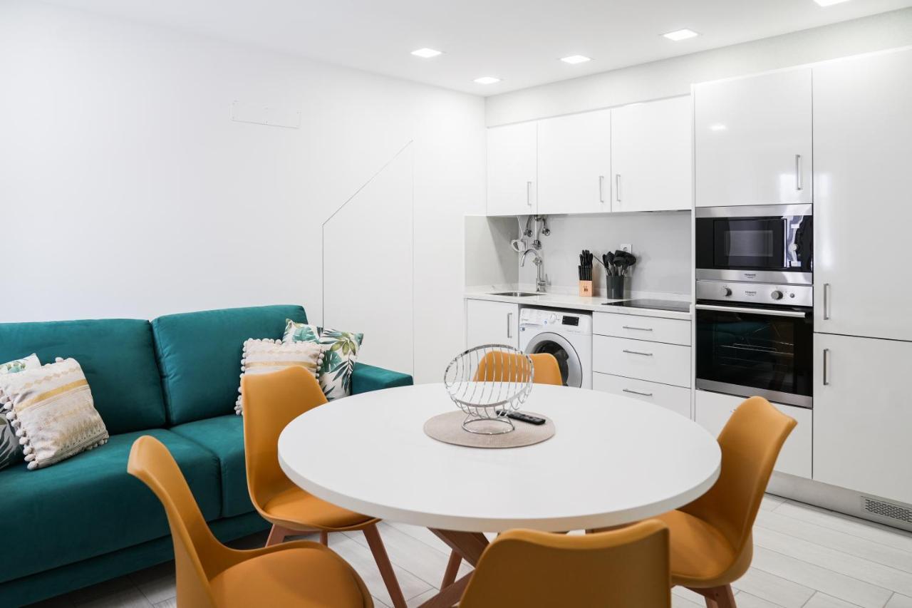 Nazare One Bedroom, 2 Mins From The Beach Exterior photo